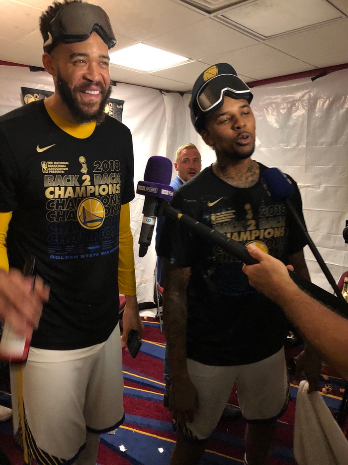 在小禁区一 在小禁区一